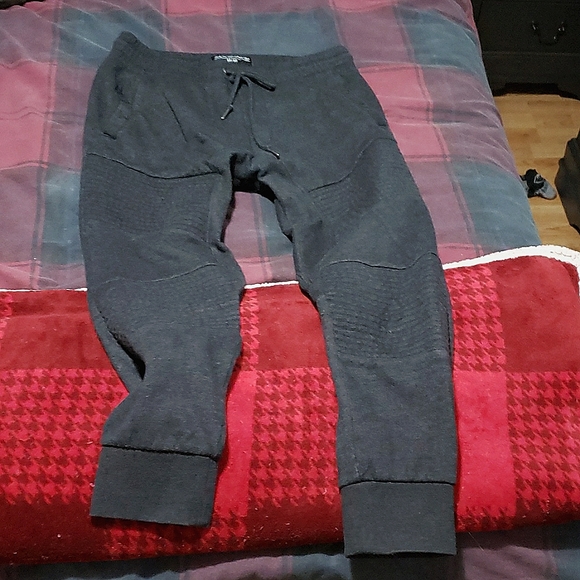 AMNESIA Medium Joggers - Picture 1 of 5